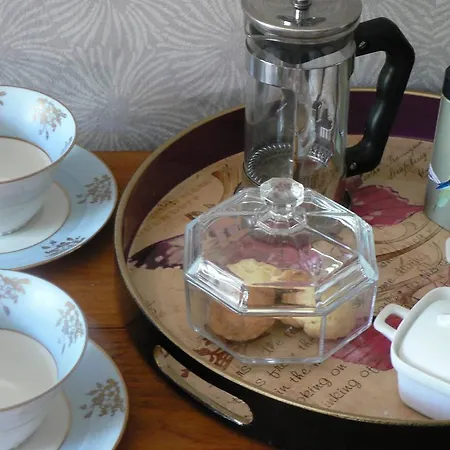 Bed and Breakfast Le Toit Rouge Heches